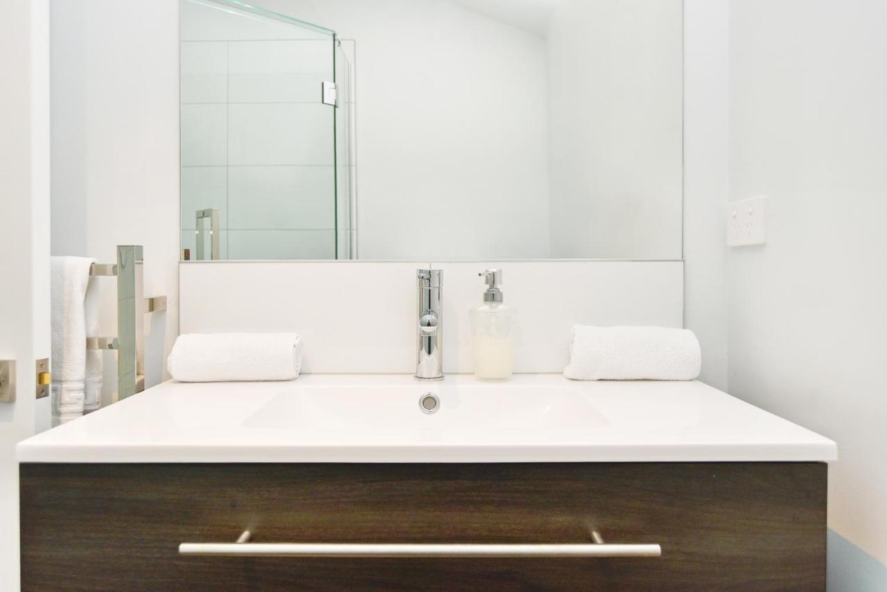Salisbury Style - Modern City Apartment - Christchurch Holiday Homes Εξωτερικό φωτογραφία